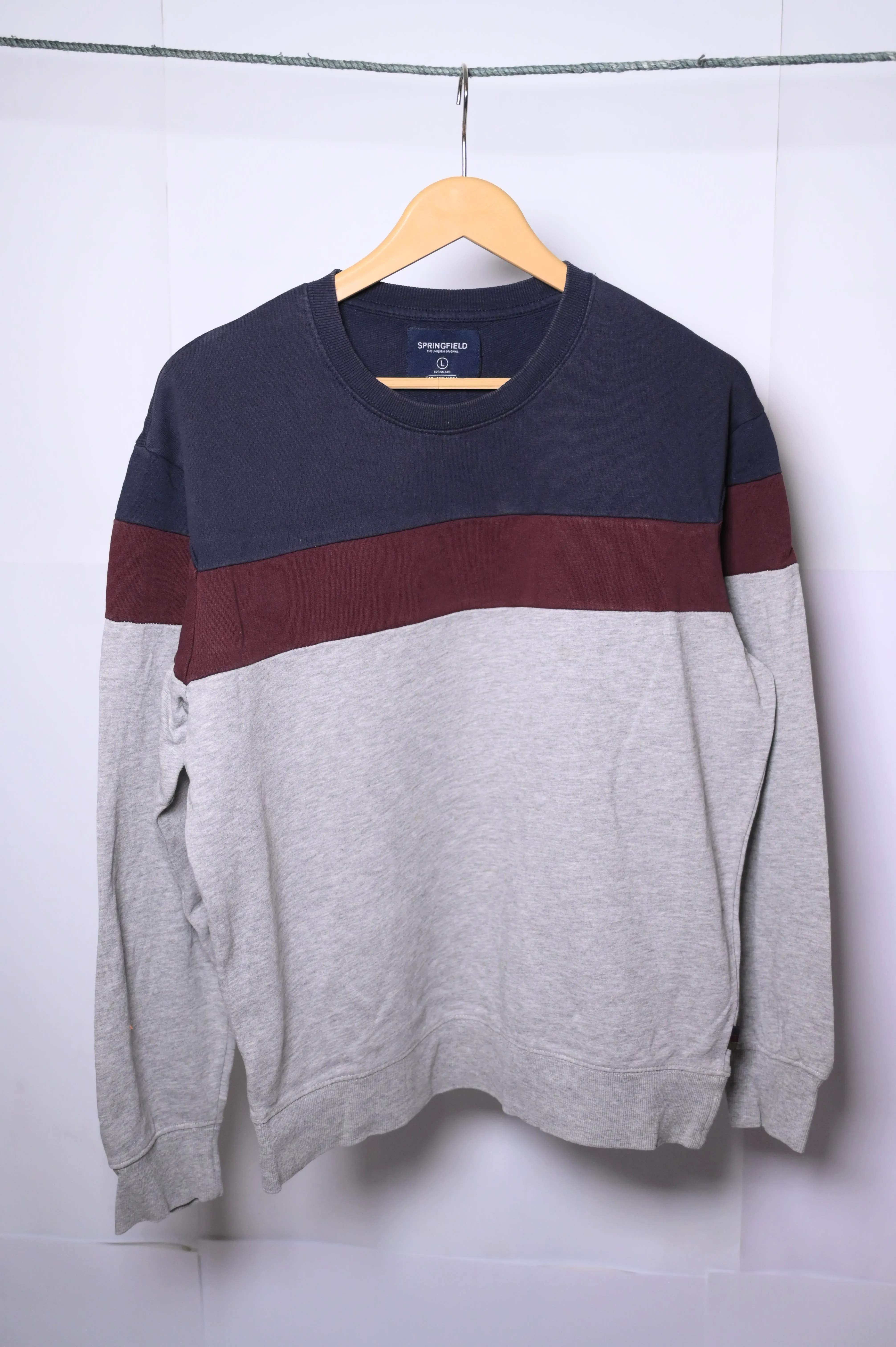 Springfield Grey, Maroon, and Blue Large Sweatshirt – Excellent